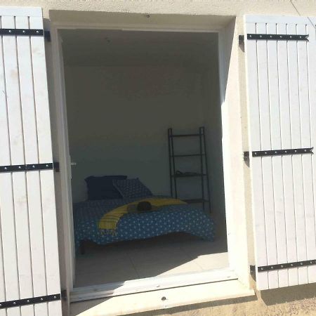 Апартаменты En Camargue Сален-де-Жиро Экстерьер фото